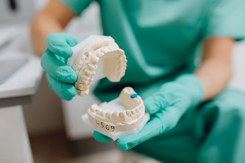 Biocompatibilidad Dental: El Nuevo Paradigma Forense